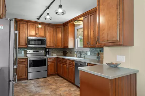 Kitchen - 500 Timberlane Point Rd, Branson, MO 65616 photo 2 of 4