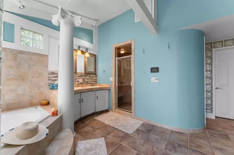 Bath - 500 Timberlane Point Rd, Branson, MO 65616 photo 2 of 5