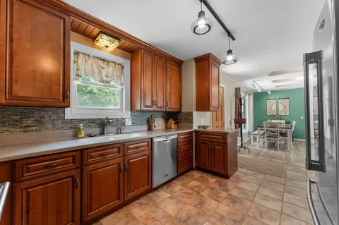 Kitchen - 500 Timberlane Point Rd, Branson, MO 65616 photo 3 of 4