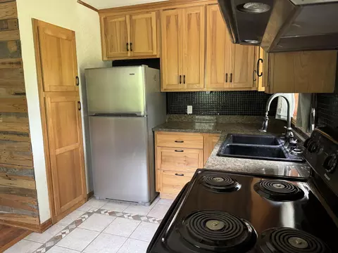 Kitchen - 3774 Walnut Cir, Flemington, MO 65650 photo 2 of 3