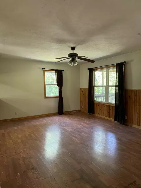 Living - 3774 Walnut Cir, Flemington, MO 65650 photo 2 of 2