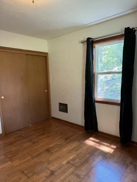 Bedroom - 3774 Walnut Cir, Flemington, MO 65650 photo 2 of 5