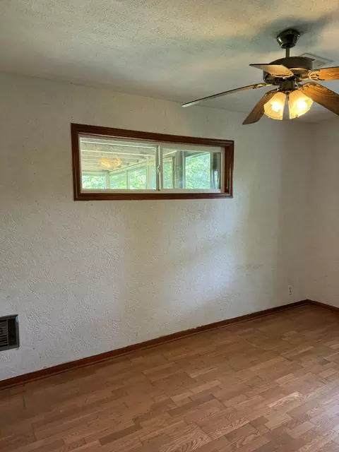 Bedroom - 3774 Walnut Cir, Flemington, MO 65650 photo 3 of 5