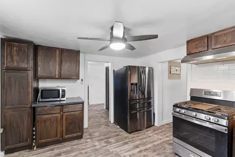 Entry Way - 502 S Pear St, Buffalo, MO 65622 photo 3 of 3
