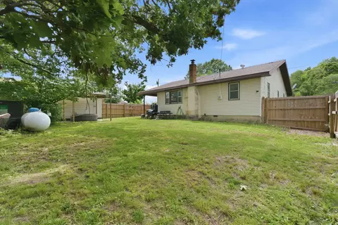 Exterior - 502 S Pear St, Buffalo, MO 65622 photo 4 of 7