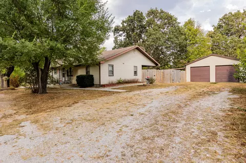 Exterior - 502 S Pear St, Buffalo, MO 65622 photo 5 of 11