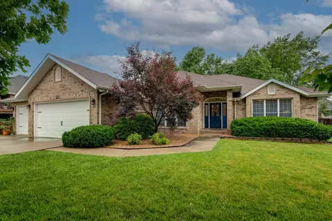 4589 S Warren Ave, Springfield, MO 65810