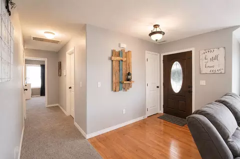 Entry Way - 209 Sparrow Ln, Willard, MO 65781 photo 2 of 5