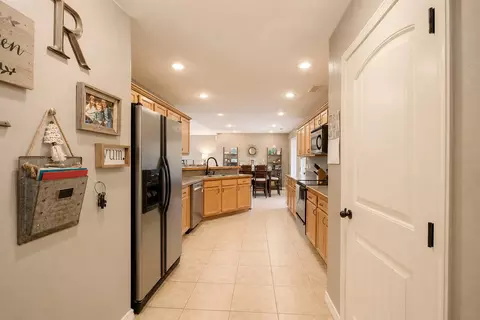 Entry Way - 209 Sparrow Ln, Willard, MO 65781 photo 4 of 5