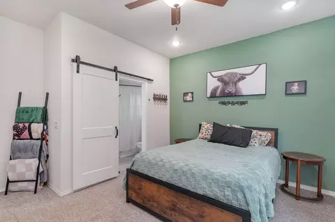 Bedroom - 430 S Oak Ave, Aurora, MO 65605 photo 2 of 5