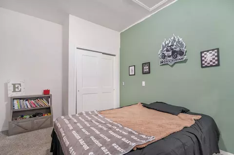 Bedroom - 430 S Oak Ave, Aurora, MO 65605 photo 4 of 5