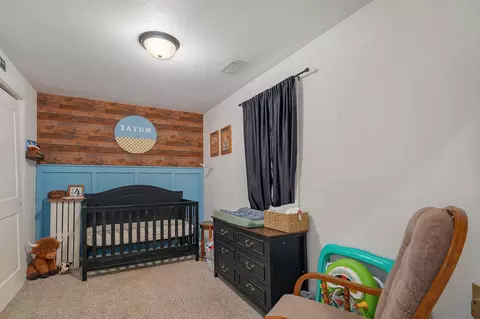 Bedroom - 430 S Oak Ave, Aurora, MO 65605 photo 5 of 5