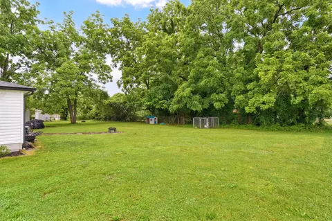Exterior - 430 S Oak Ave, Aurora, MO 65605 photo 6 of 9