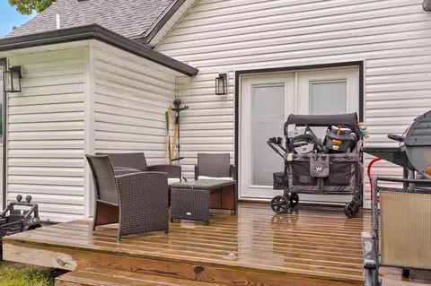 Exterior - 430 S Oak Ave, Aurora, MO 65605 photo 9 of 9