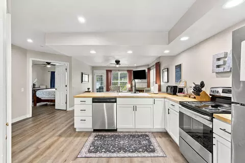 Kitchen - 160 The Blfs #37-4, Branson, MO 65616 photo 1 of 3