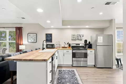 Kitchen - 160 The Blfs #37-4, Branson, MO 65616 photo 2 of 3