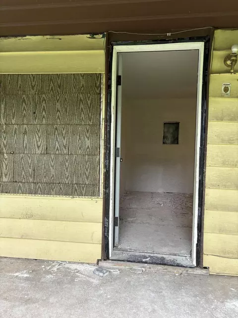 Exterior - 3235 W State St, Springfield, MO 65802 photo 2 of 2