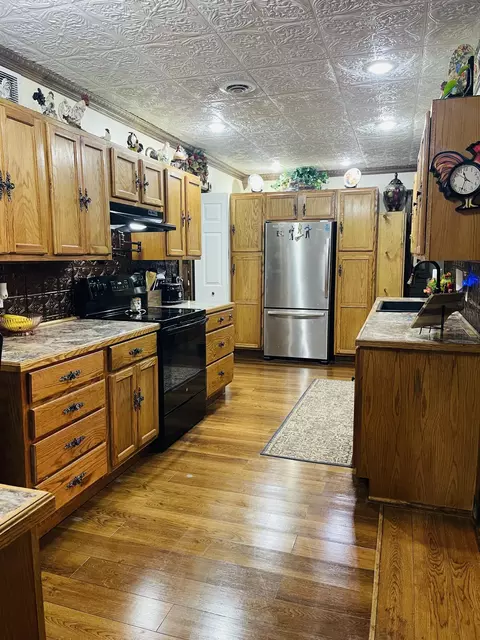 Kitchen - 1019 N Pine St, Marshfield, MO 65706 photo 6 of 8