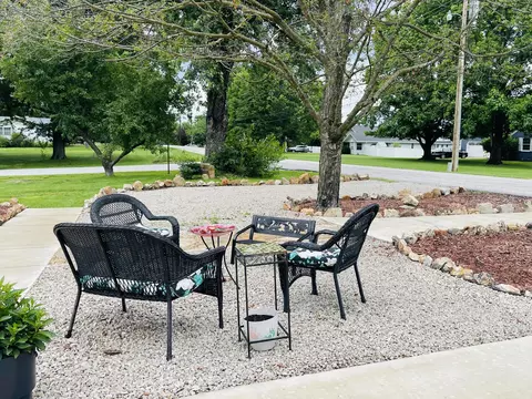 Exterior - 1019 N Pine St, Marshfield, MO 65706 photo 3 of 16