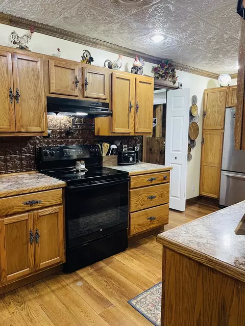 Kitchen - 1019 N Pine St, Marshfield, MO 65706 photo 5 of 8