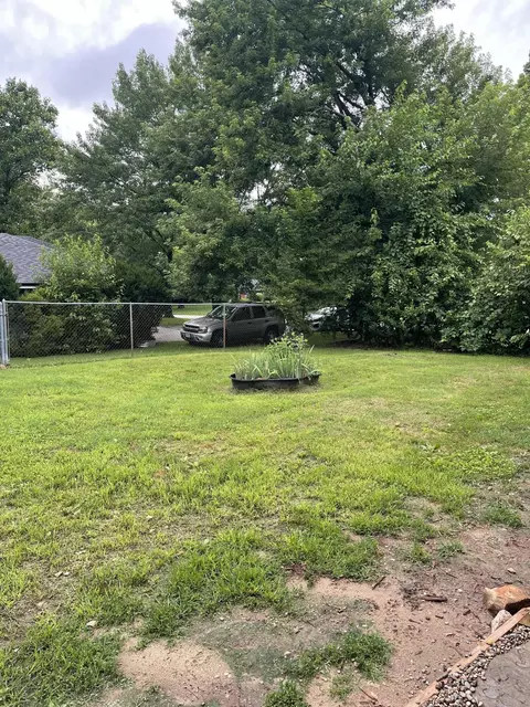 Exterior - 1019 N Pine St, Marshfield, MO 65706 photo 11 of 16