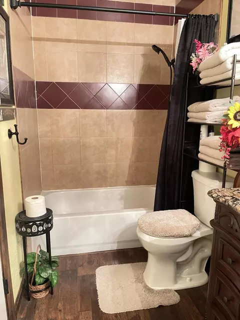 Bath - 1019 N Pine St, Marshfield, MO 65706 photo 8 of 8