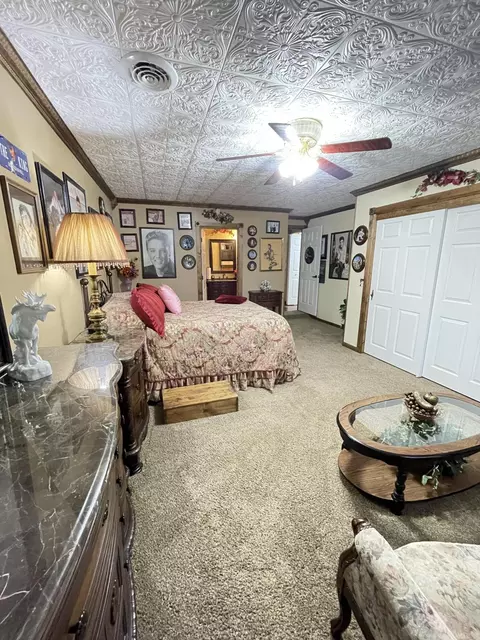 Bedroom - 1019 N Pine St, Marshfield, MO 65706 photo 8 of 10