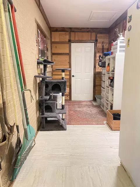 Entry Way - 1019 N Pine St, Marshfield, MO 65706 photo 7 of 8