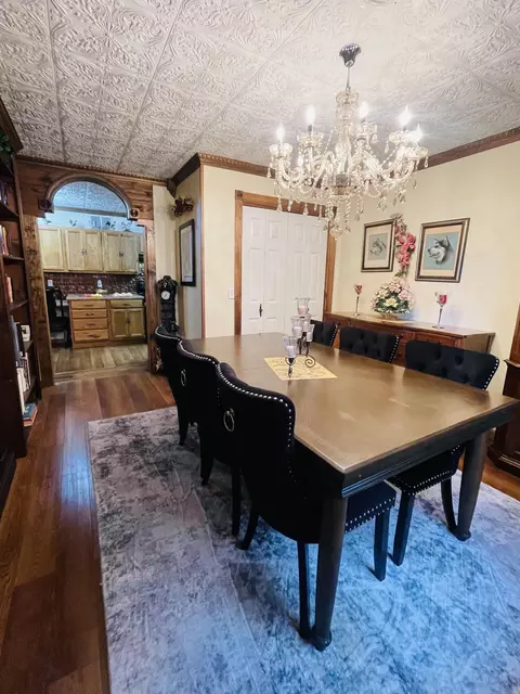 Dining - 1019 N Pine St, Marshfield, MO 65706 photo 2 of 4