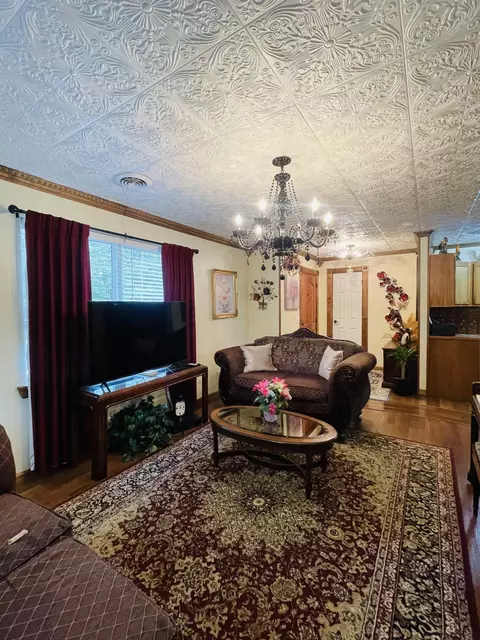Living - 1019 N Pine St, Marshfield, MO 65706 photo 3 of 7