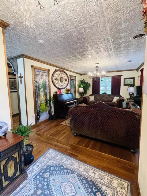Entry Way - 1019 N Pine St, Marshfield, MO 65706 photo 3 of 8