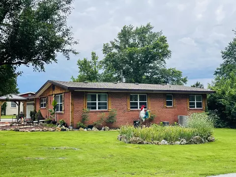 Exterior - 1019 N Pine St, Marshfield, MO 65706 photo 9 of 16