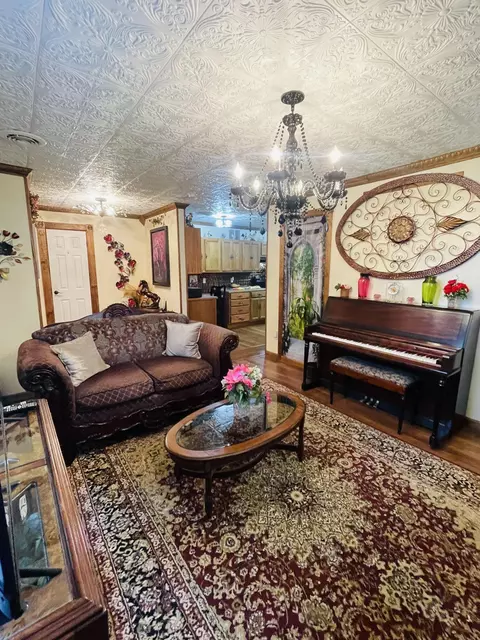Living - 1019 N Pine St, Marshfield, MO 65706 photo 1 of 7