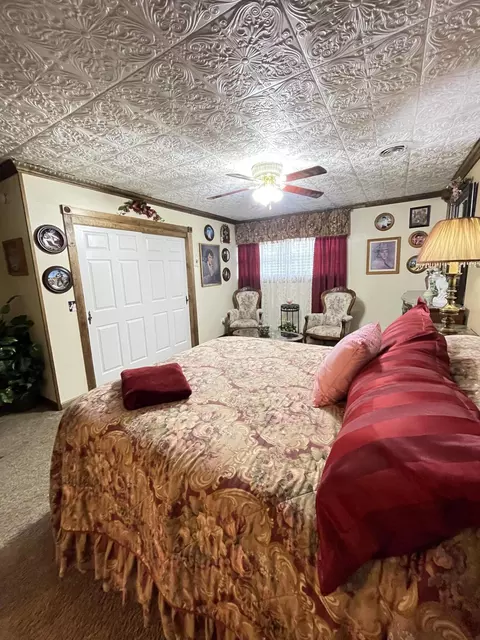 Bedroom - 1019 N Pine St, Marshfield, MO 65706 photo 6 of 10