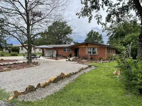 Exterior - 1019 N Pine St, Marshfield, MO 65706 photo 4 of 16