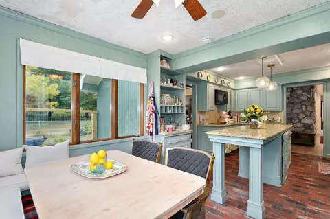 Kitchen - 2511 E Broadmoor St, Springfield, MO 65804 photo 1 of 4