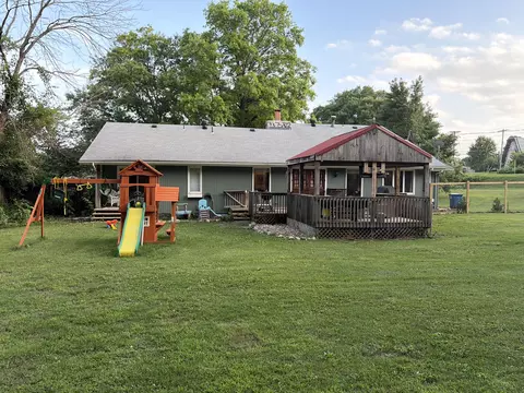 Exterior - 2511 E Broadmoor St, Springfield, MO 65804 photo 6 of 9