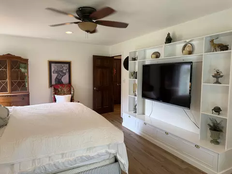 Bedroom - 2511 E Broadmoor St, Springfield, MO 65804 photo 3 of 4