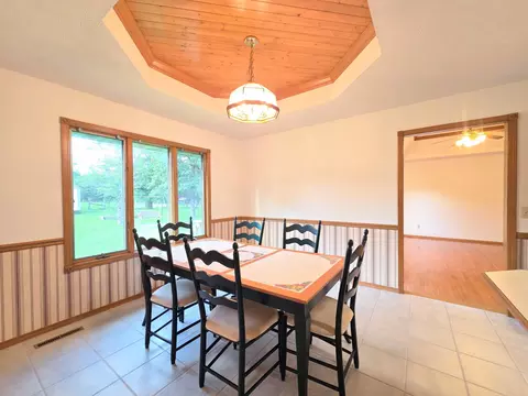 Dining - 4645 W 3rd St, Battlefield, MO 65619 photo 3 of 5