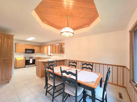 Dining - 4645 W 3rd St, Battlefield, MO 65619 photo 5 of 5