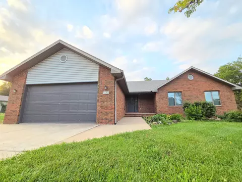 Exterior - 4645 W 3rd St, Battlefield, MO 65619 photo 16 of 19