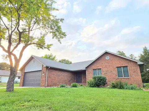 4645 W 3rd St, Battlefield, MO 65619