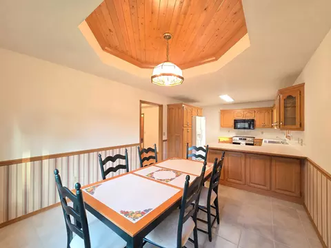 Dining - 4645 W 3rd St, Battlefield, MO 65619 photo 4 of 5