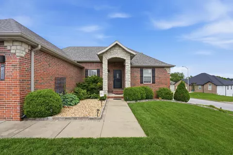 Exterior - 5713 S Lexington Ave, Springfield, MO 65810 photo 5 of 11