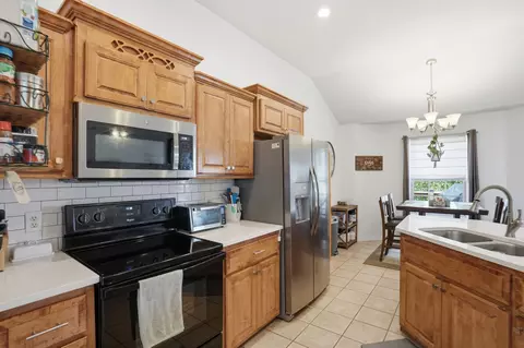 Kitchen - 5713 S Lexington Ave, Springfield, MO 65810 photo 4 of 5