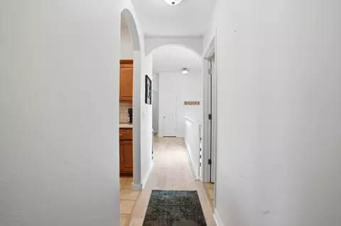 Entry Way - 5713 S Lexington Ave, Springfield, MO 65810 photo 1 of 2