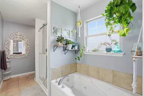 Bath - 5713 S Lexington Ave, Springfield, MO 65810 photo 2 of 5