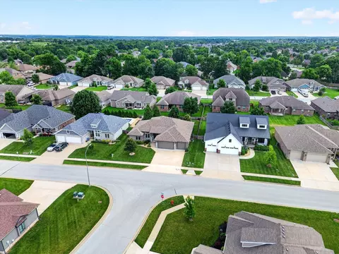 View/Area - 926 E Downshire Dr, Nixa, MO 65714 photo 3 of 4