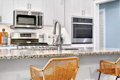 Kitchen - 926 E Downshire Dr, Nixa, MO 65714 photo 4 of 6