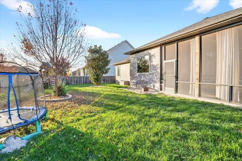Exterior - 926 E Downshire Dr, Nixa, MO 65714 photo 5 of 6